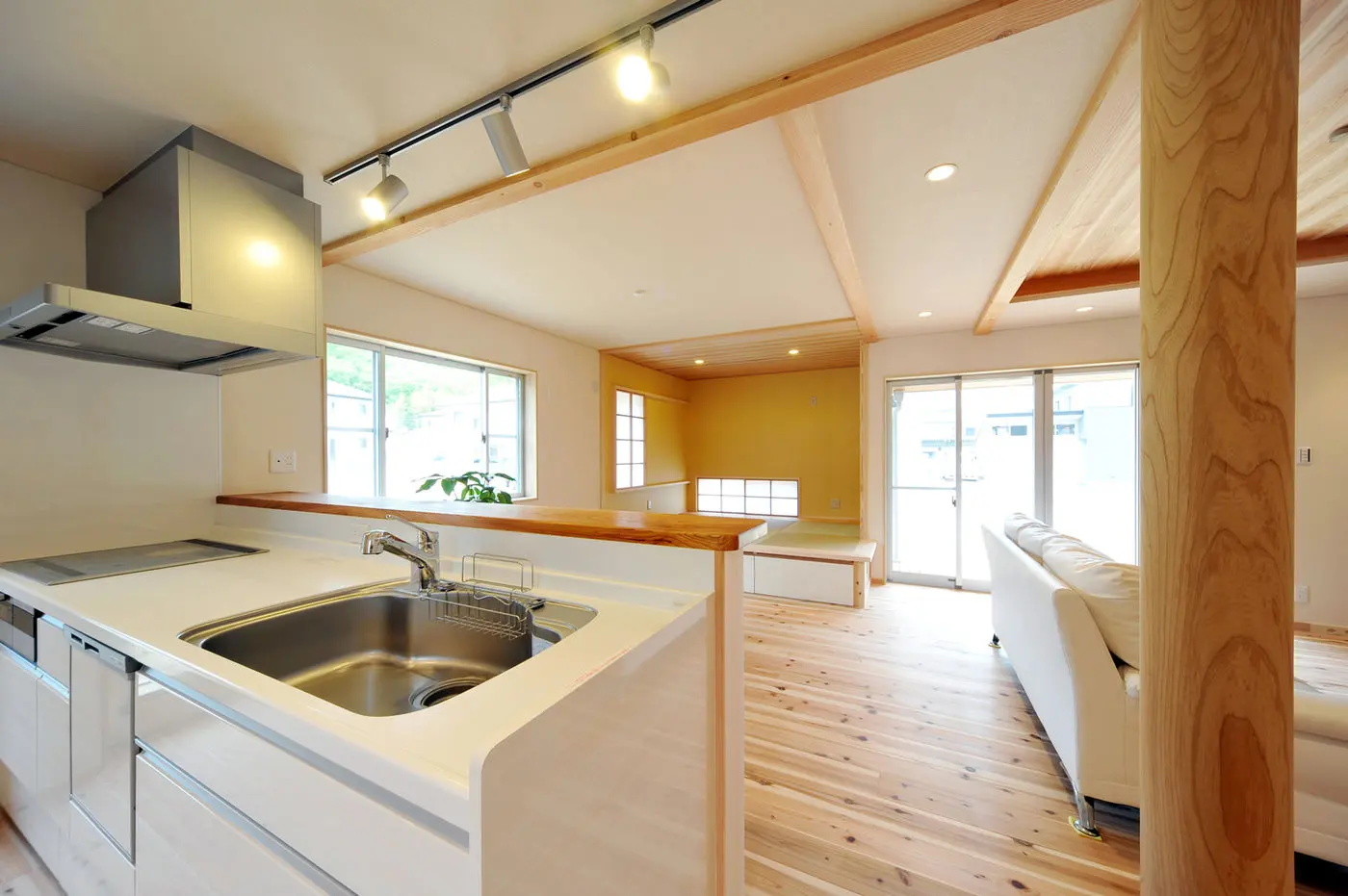 How to Keep Your Home Clean Between Professional Visits